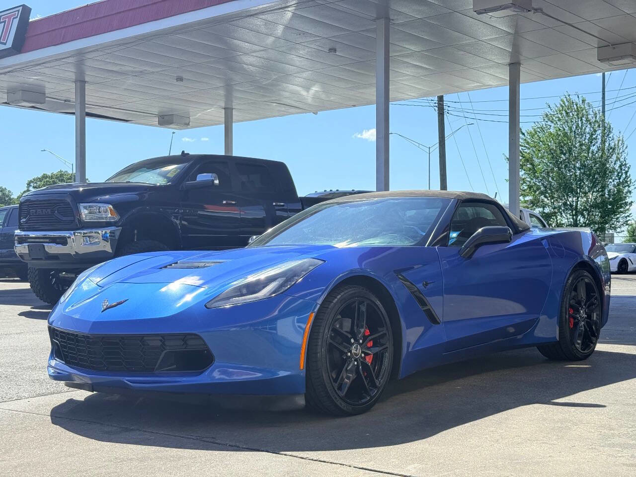 Used 2015 Chevrolet Corvette Stingray Convertible w/ 2LT Preferred Equipment Group RWD image 8