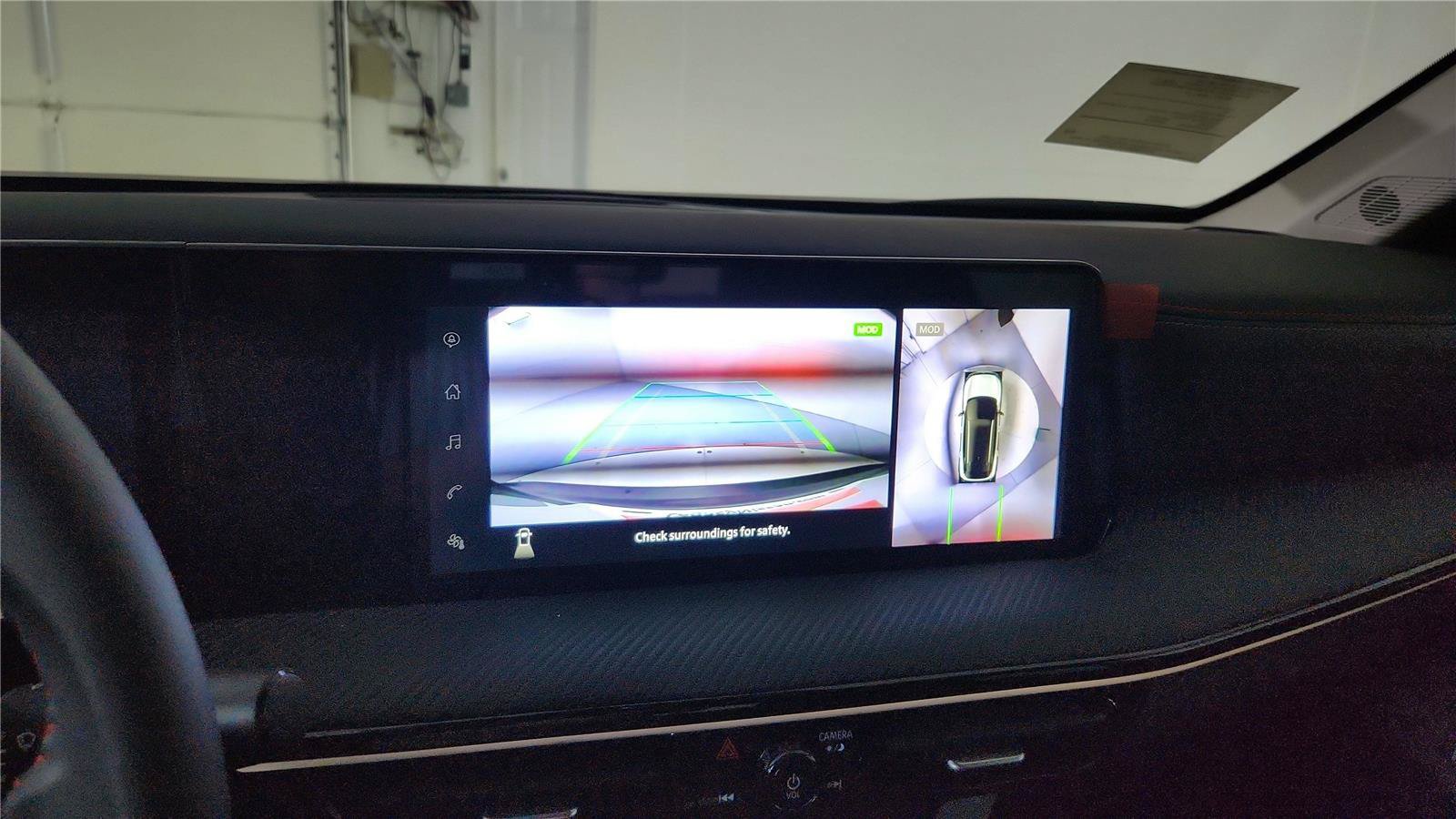 Certified 2025 Nissan Kicks SR FWD image 28