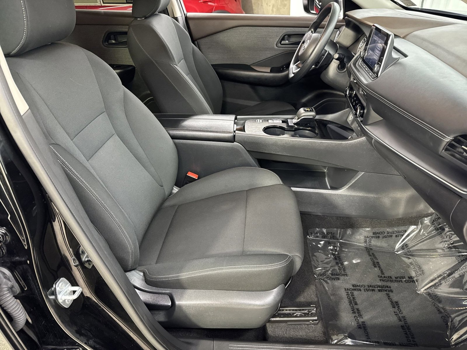 Used 2023 Nissan Rogue S image 31