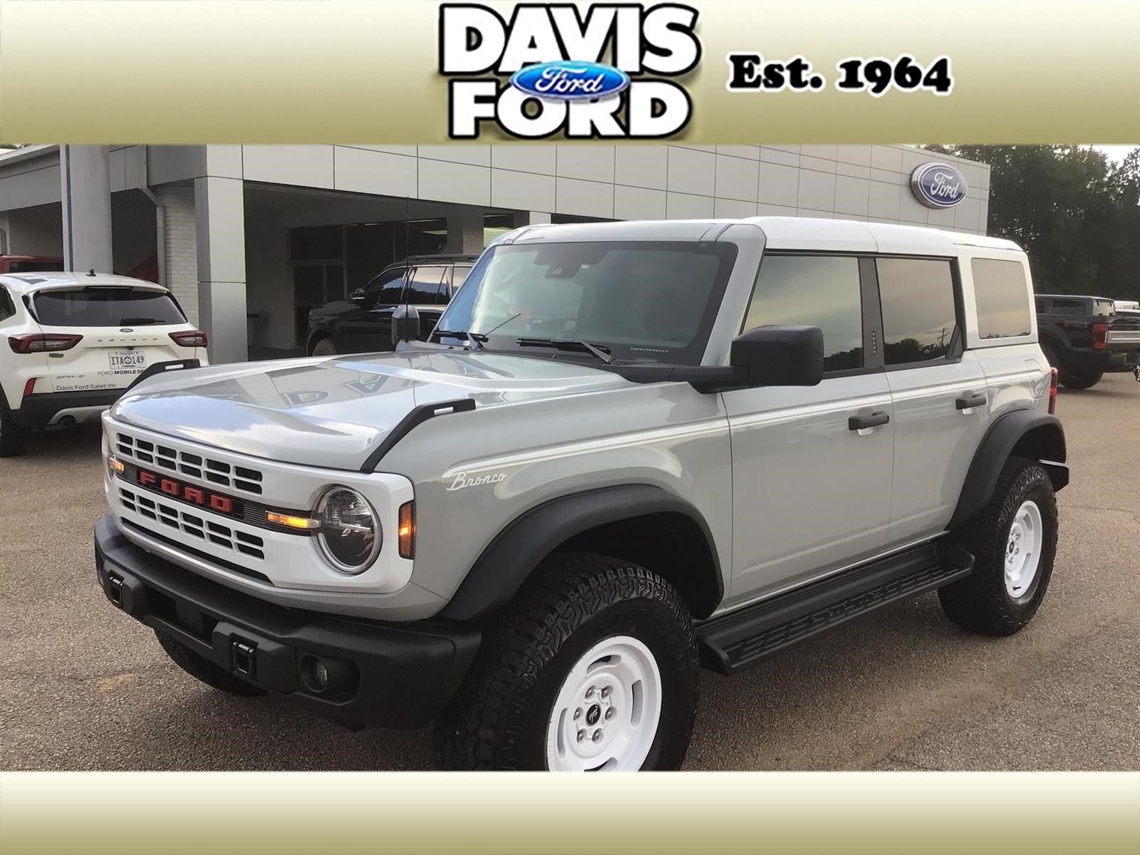 New 2026 Ford Bronco Heritage Edition AWD/4WD image 1
