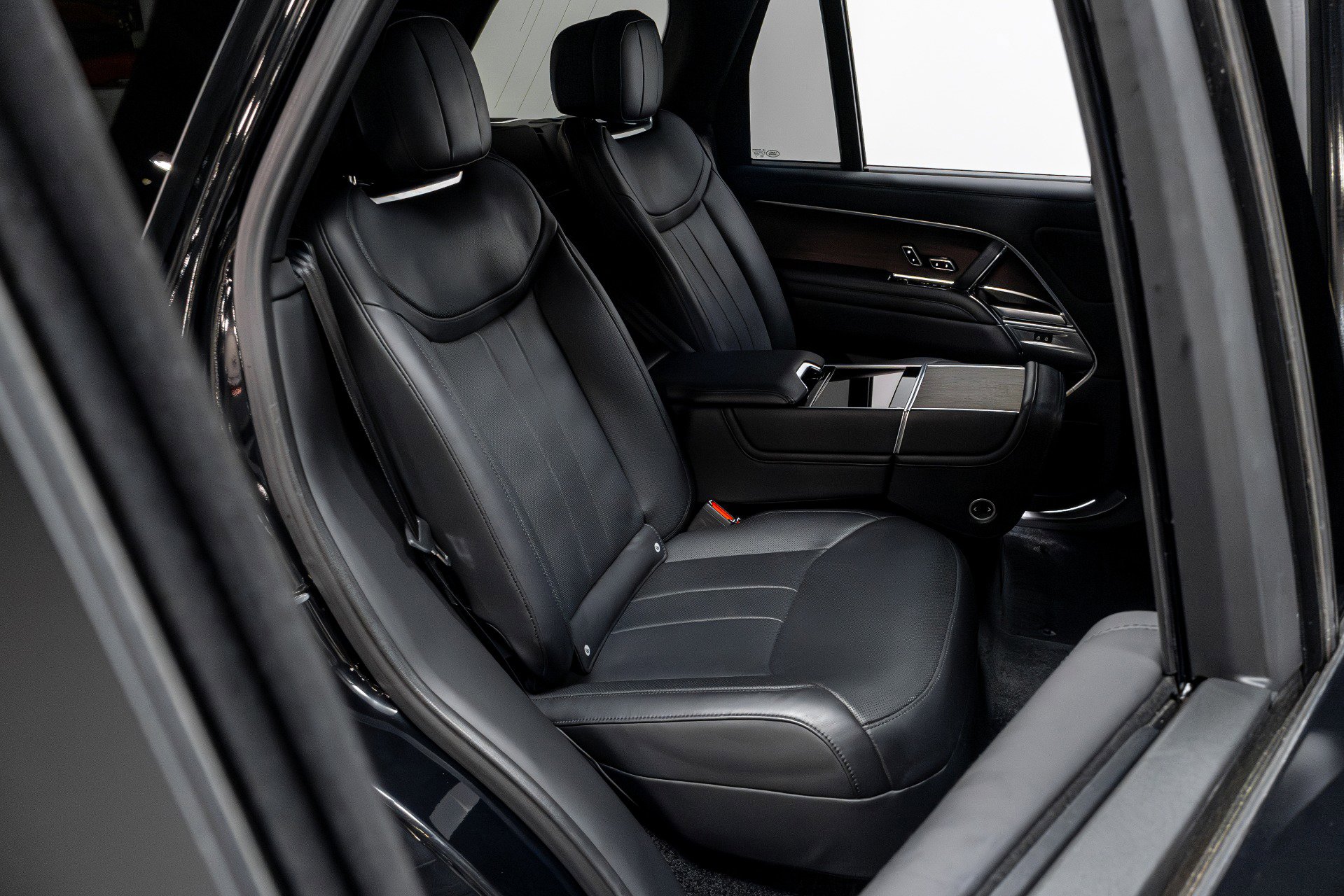 Used 2023 Land Rover Range Rover Autobiography image 21