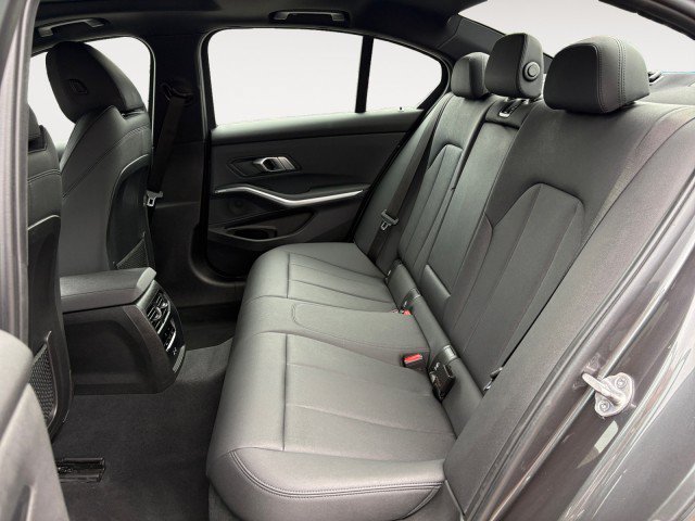 Used 2021 BMW 330i xDrive Sedan w/ Convenience Package AWD/4WD image 8