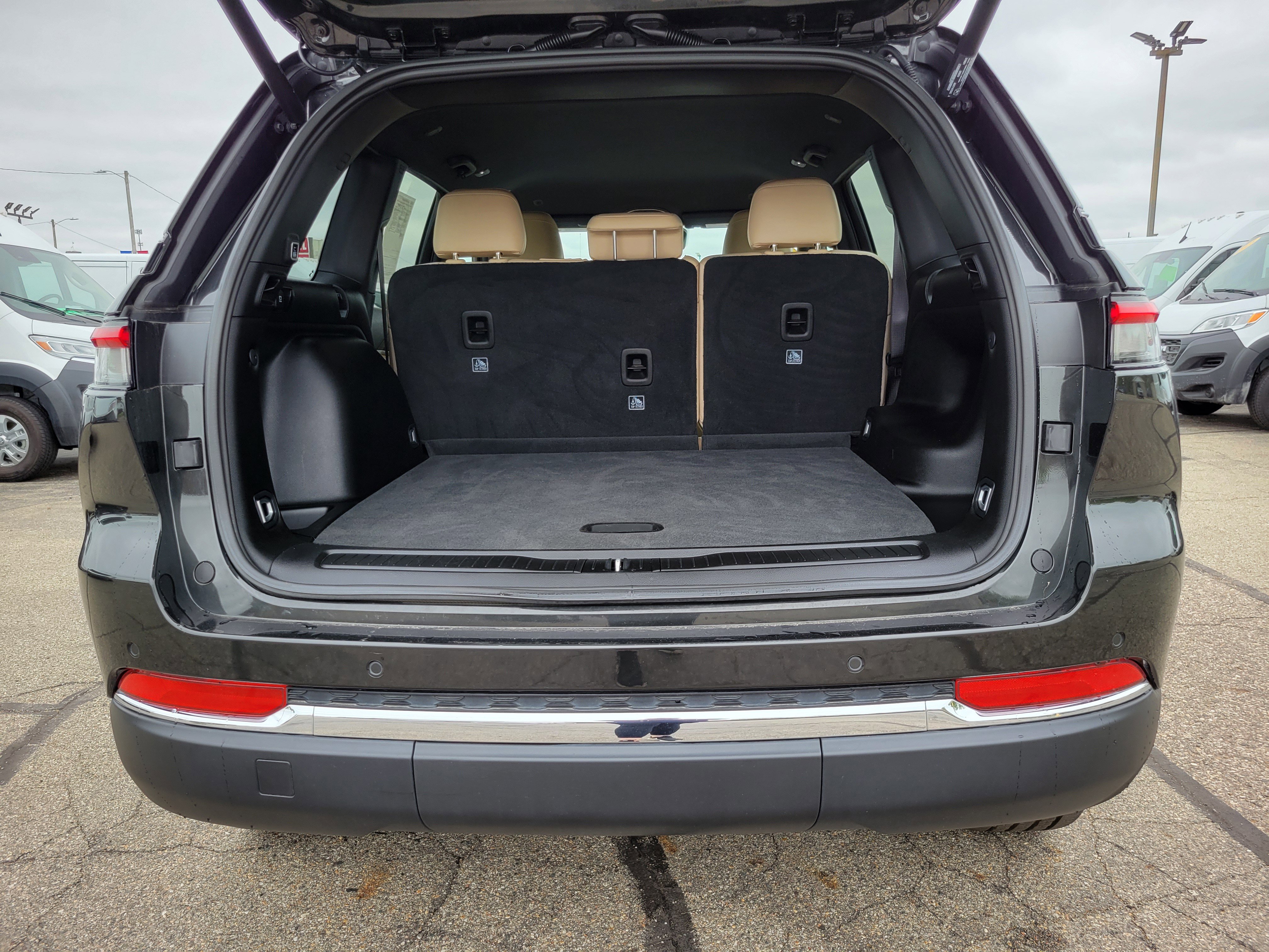 Used 2025 Jeep Grand Cherokee Limited AWD/4WD image 20