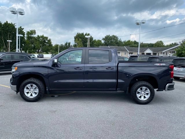 Used 2024 Chevrolet Silverado 1500 LT w/ Convenience Package II AWD/4WD image 2
