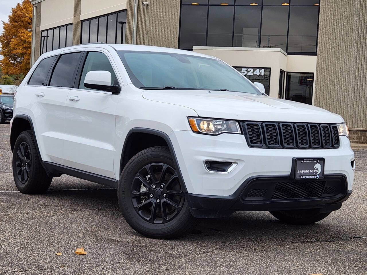 Used 2022 Jeep Grand Cherokee Laredo E image 28