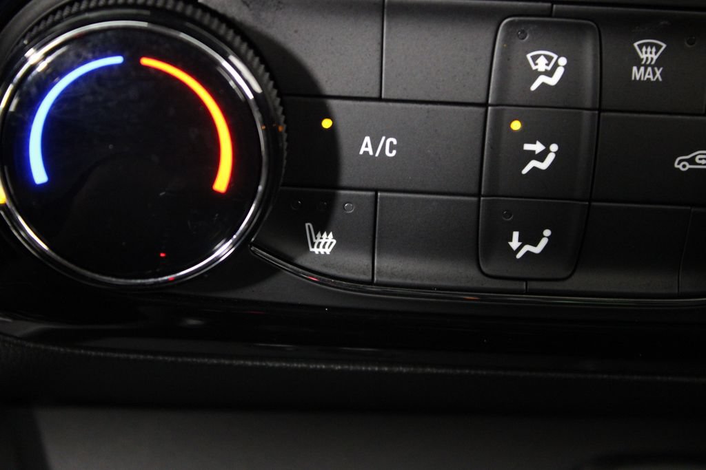 Used 2025 Buick Encore GX Sport Touring w/ Advanced Technology Package FWD image 22