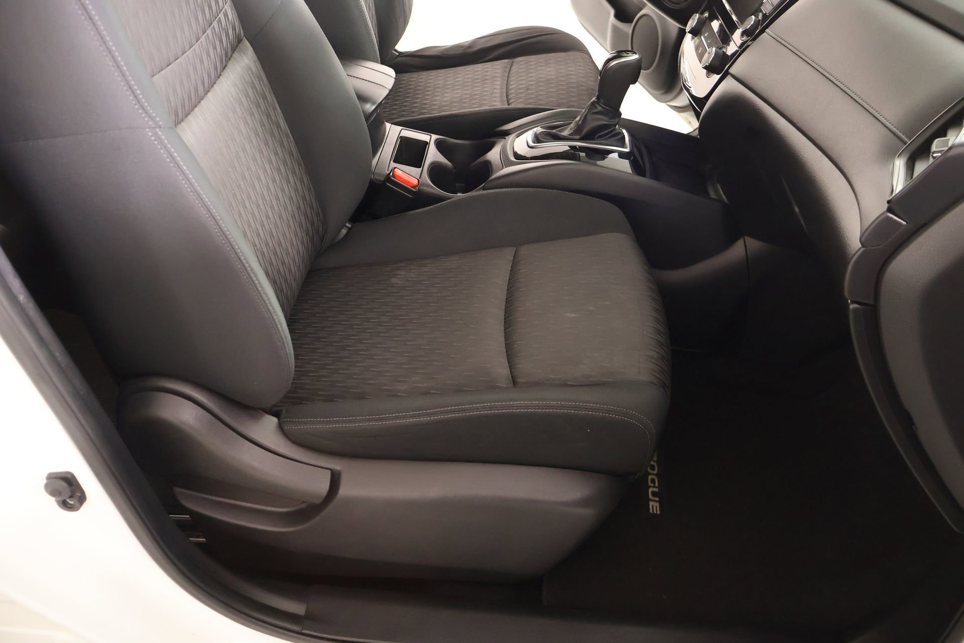 Used 2020 Nissan Rogue S AWD/4WD image 12