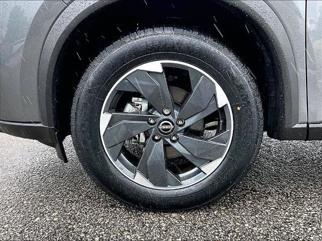 Certified 2025 Nissan Rogue SV AWD/4WD image 7