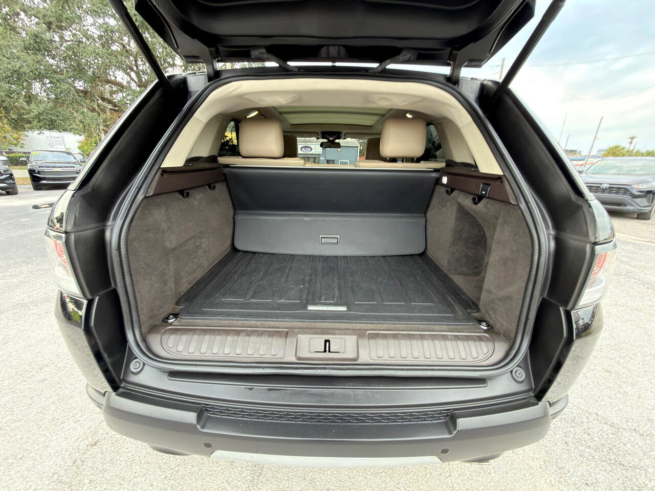 Used 2016 Land Rover Range Rover Sport HSE image 9