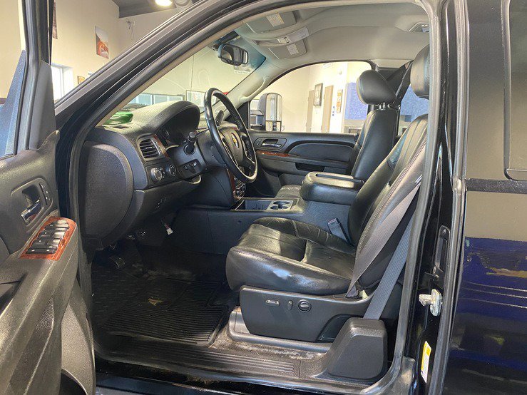 Used 2010 Chevrolet Silverado 2500 LTZ w/ LTZ Plus Package image 12