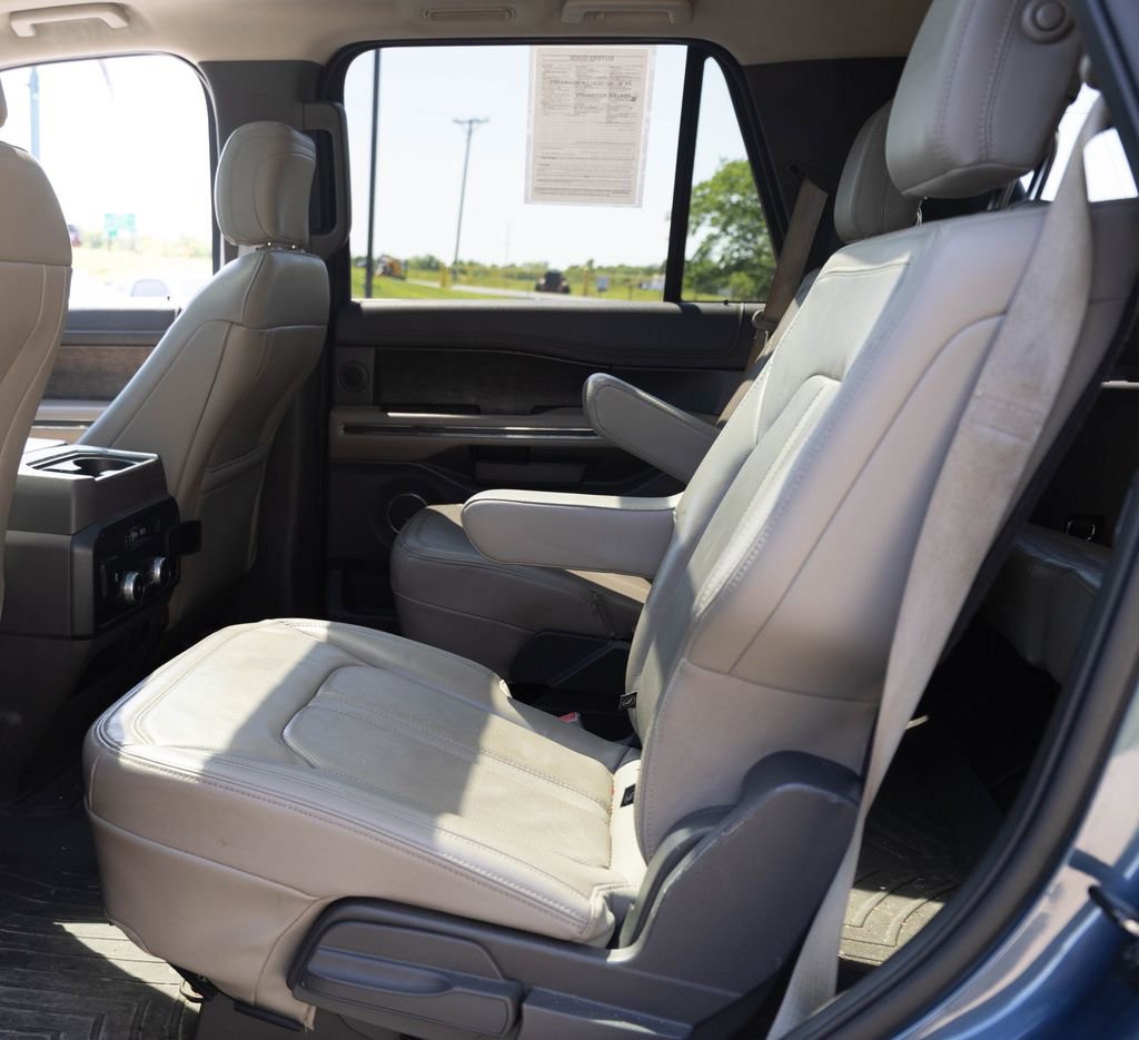 Used 2018 Ford Expedition Limited w/ Equipment Group 301A AWD/4WD image 29