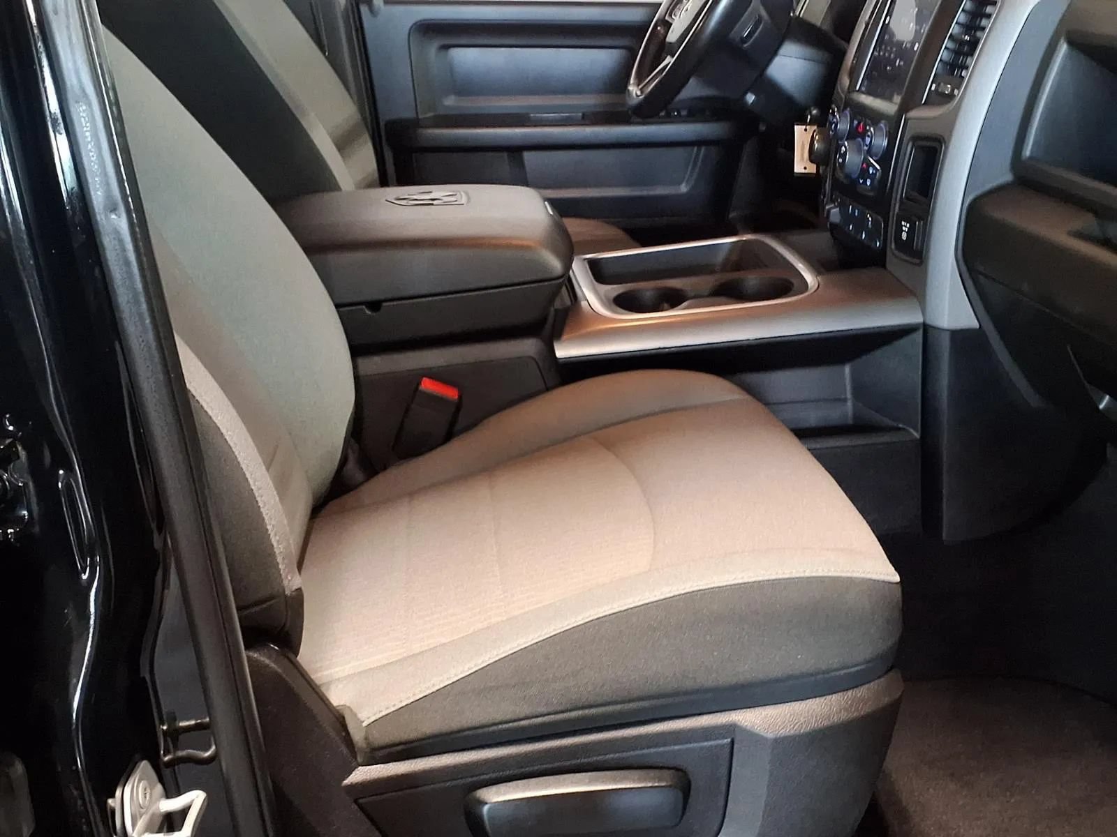 Used 2022 RAM 1500 Express w/ Wheel & Sound Group AWD/4WD image 10