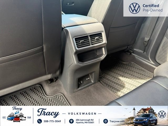 Certified 2024 Volkswagen Atlas Cross Sport SE w/ Panoramic Sunroof Package AWD/4WD image 21