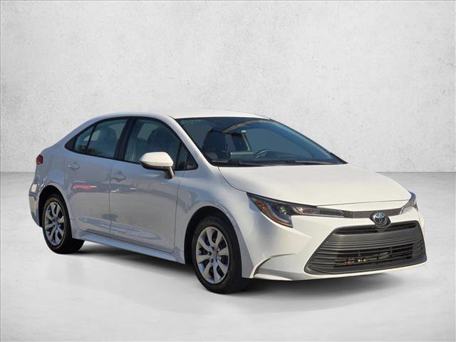 Used 2025 Toyota Corolla LE image 3