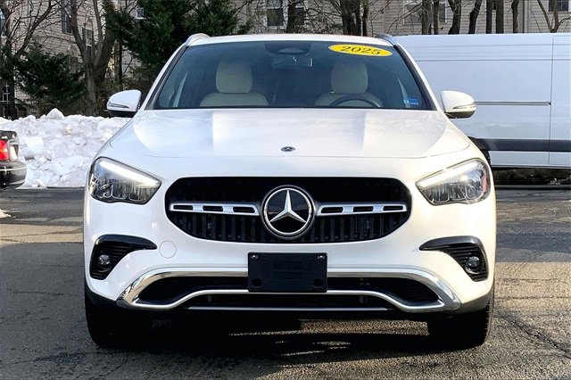 Used 2025 Mercedes-Benz GLA 250 4MATIC image 2
