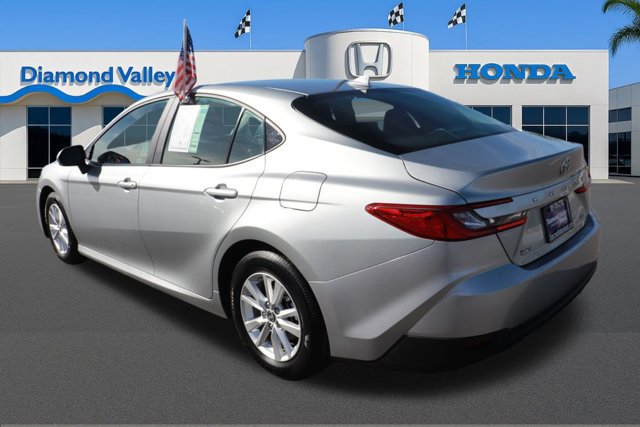 Used 2025 Toyota Camry LE image 4