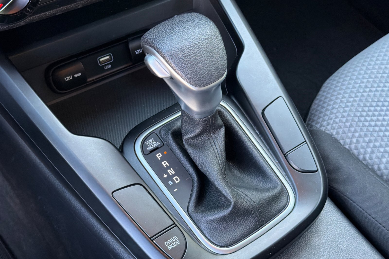 Used 2024 Kia Soul LX FWD image 18