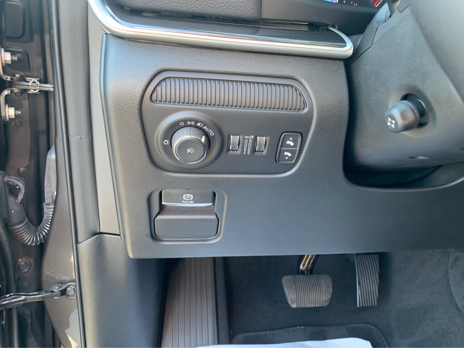 Used 2024 Jeep Wagoneer 4WD w/ Premium Group I image 14