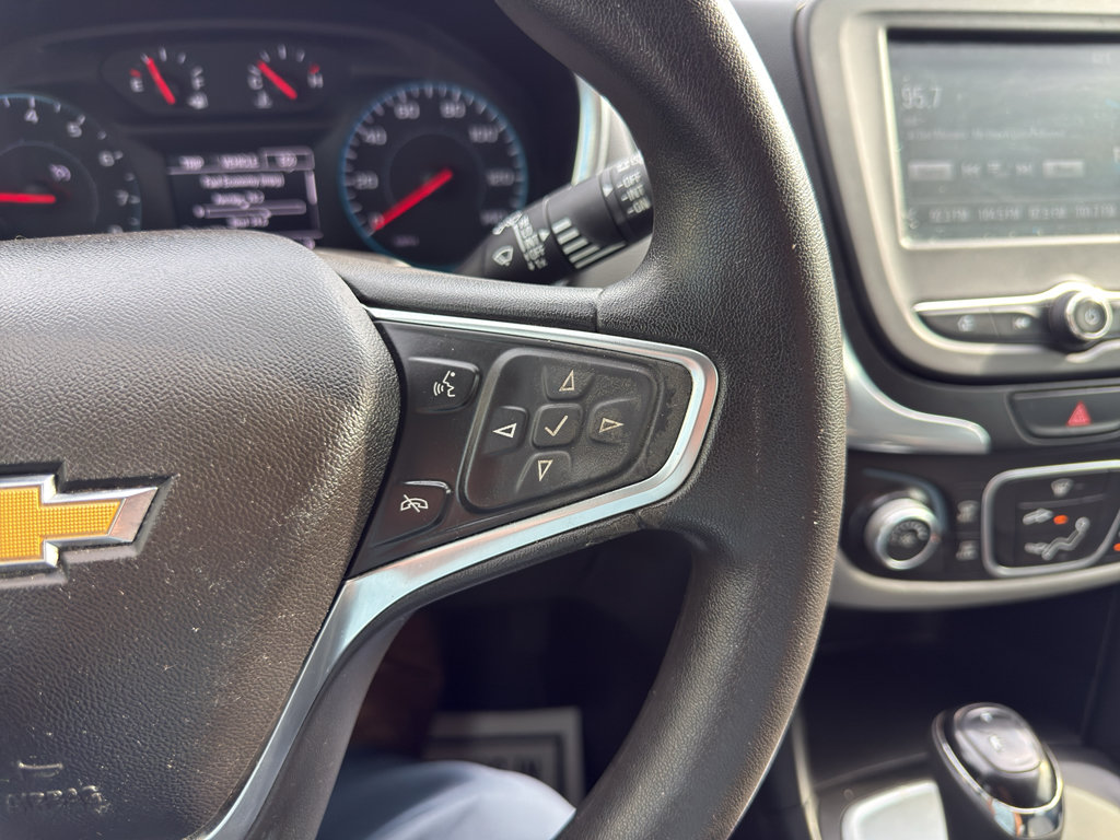 Used 2018 Chevrolet Equinox LS FWD image 18