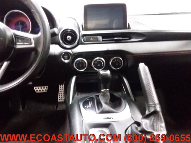 Used 2017 FIAT 124 Spider Abarth RWD image 11