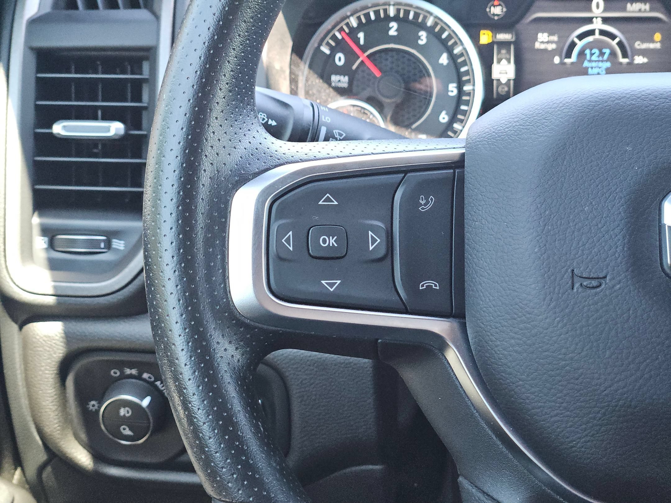 Used 2025 RAM 1500 Warlock AWD/4WD image 21