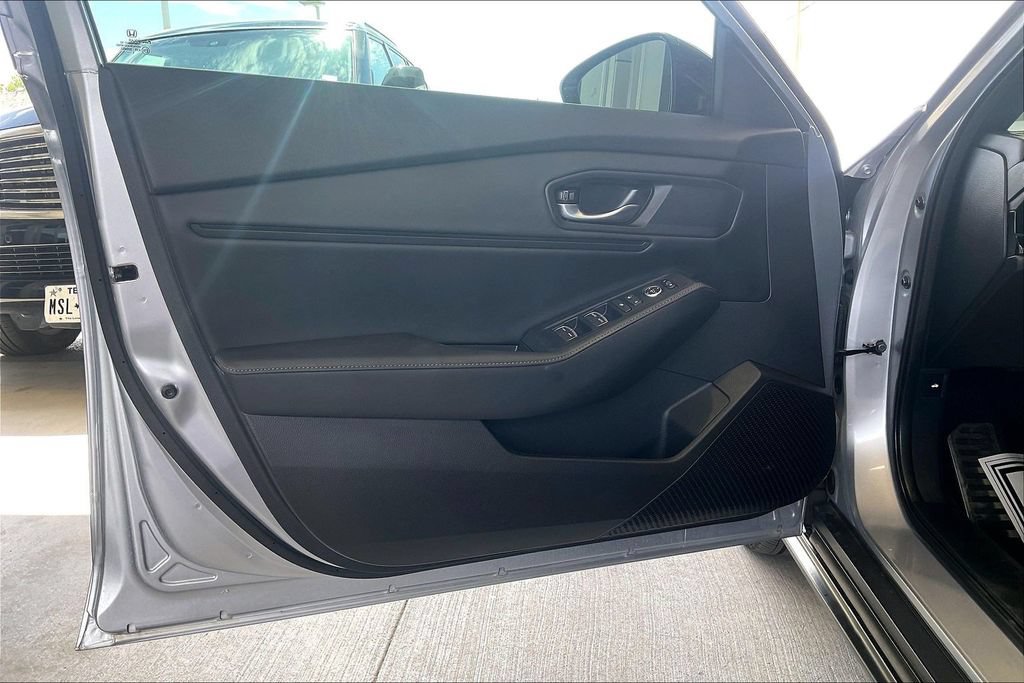 Used 2025 Honda Accord Sport image 23