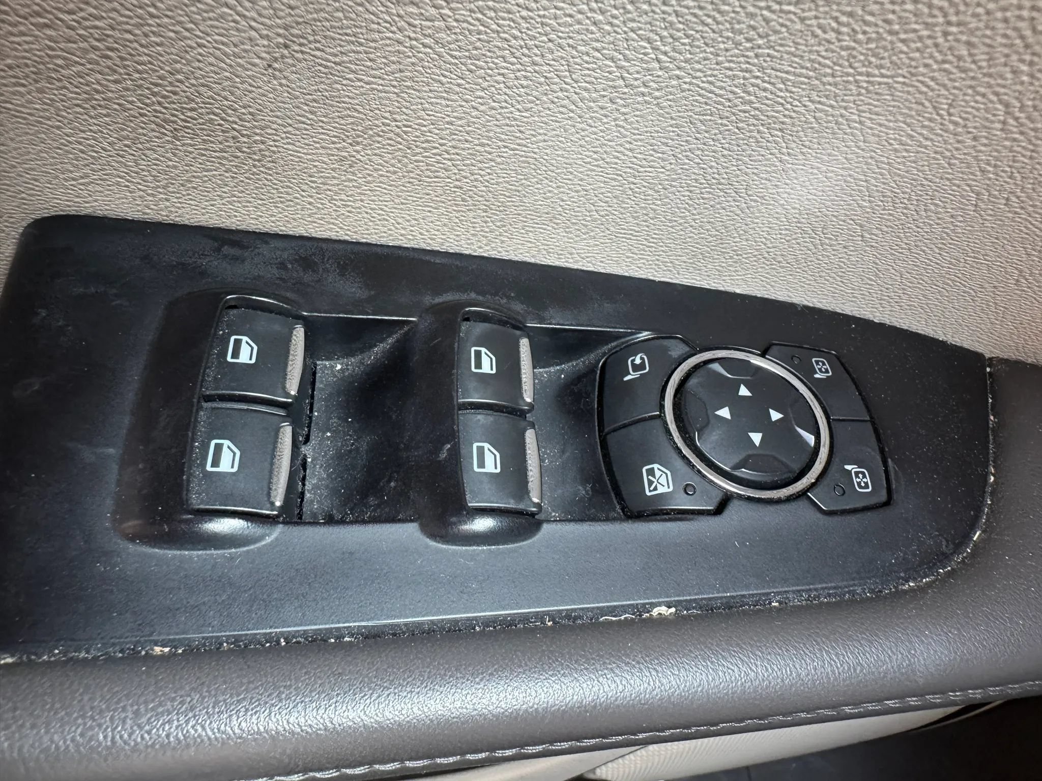Used 2017 Lincoln MKX Reserve w/ Lincoln MKX Climate Package AWD/4WD image 12