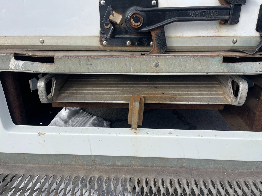 Used 2015 Chevrolet Express 3500 Extended w/ Smoker's Package image 25