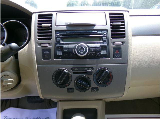 Used 2007 Nissan Versa Sedan w/ Convenience Pkg FWD image 7