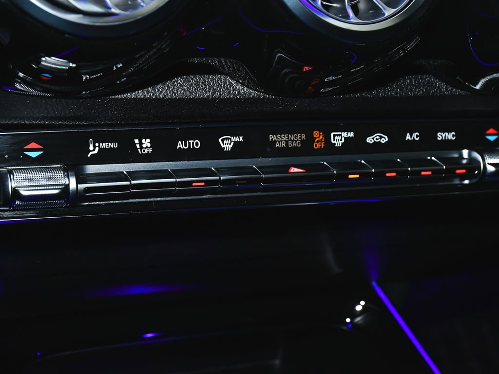 Used 2023 Mercedes-Benz GLB 250 4MATIC w/ Premium Package image 39
