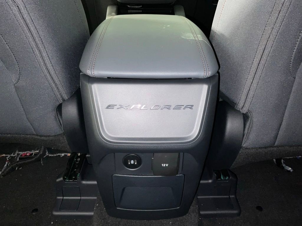 New 2026 Ford Explorer Active RWD image 18