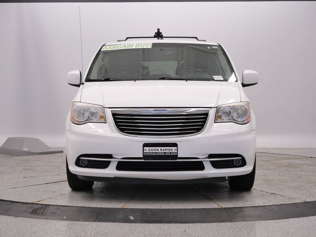 Used 2014 Chrysler Town & Country Touring FWD image 8