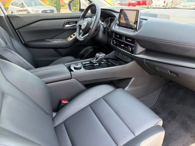 Used 2024 Nissan Rogue SV w/ SV Premium Package AWD/4WD image 24