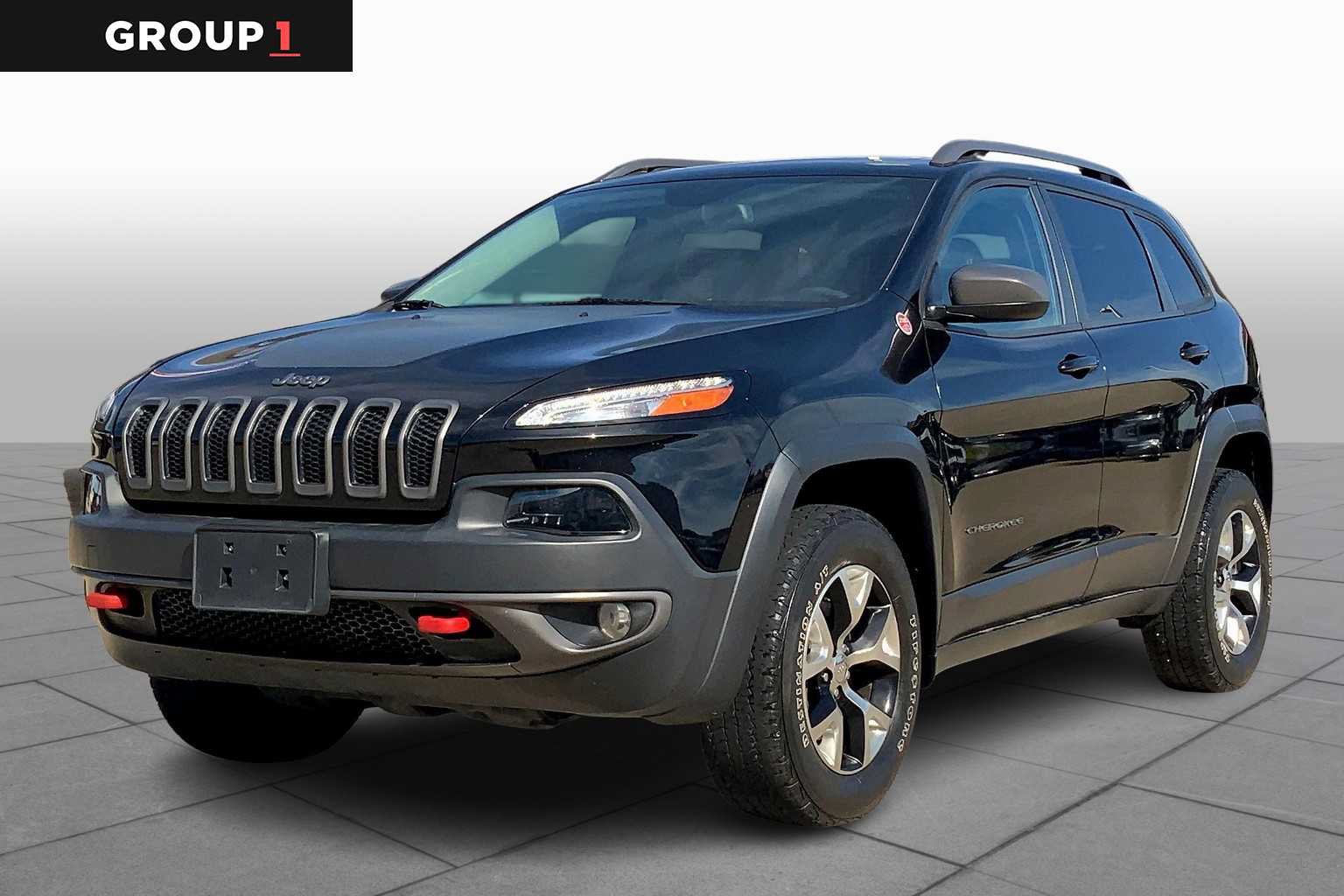 Used 2017 Jeep Cherokee Trailhawk w/ Comfort/Convenience Group AWD/4WD image 1