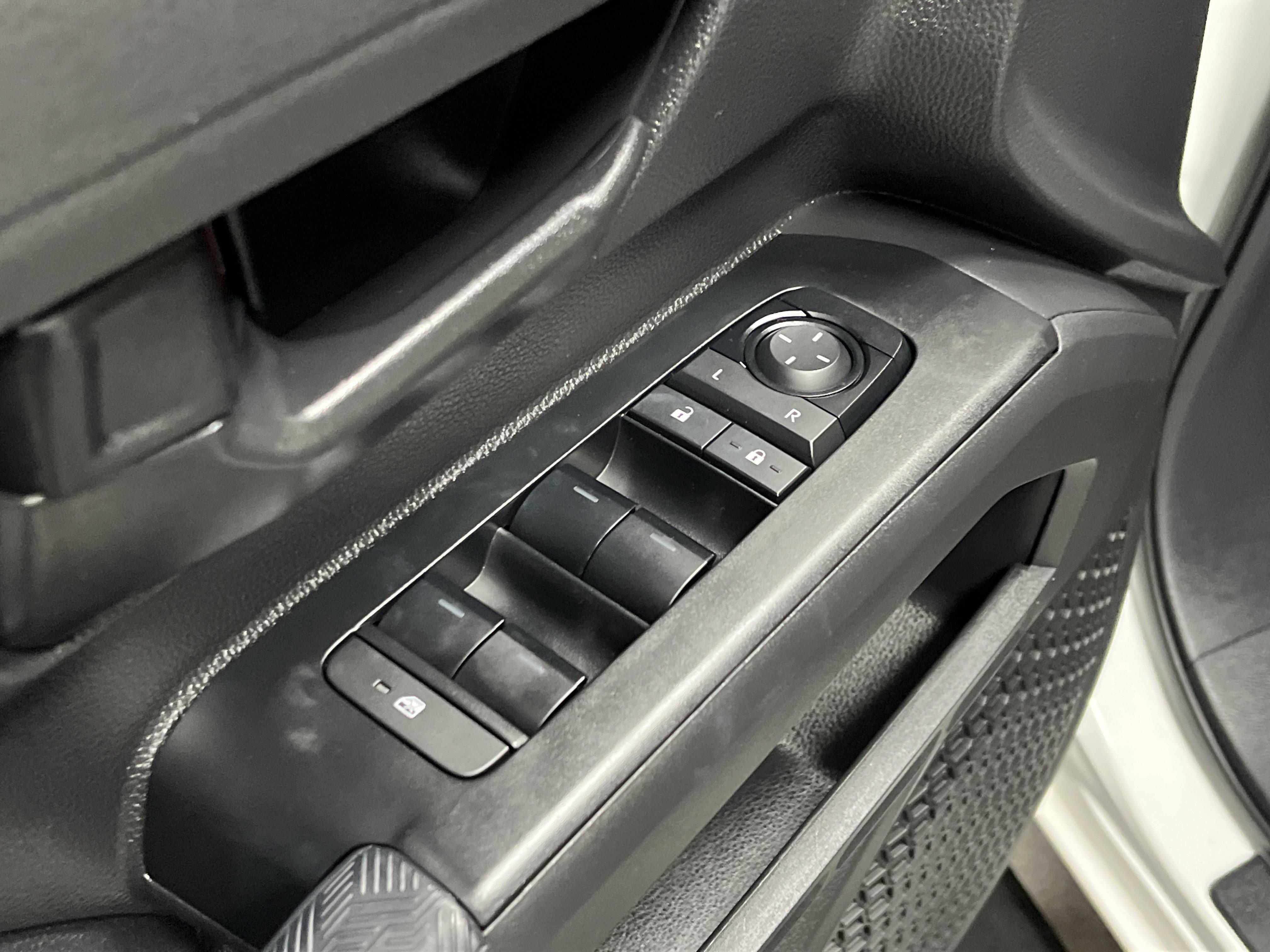 Certified 2024 Toyota Tacoma SR5 image 15