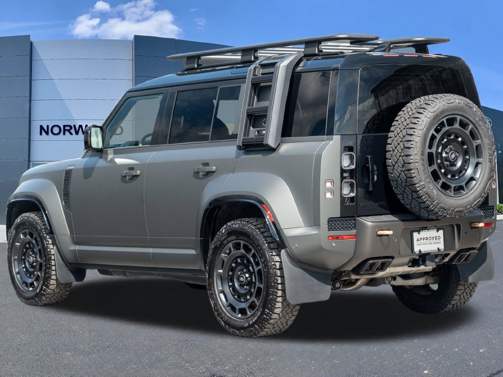Used 2025 Land Rover Defender 110 AWD/4WD image 6