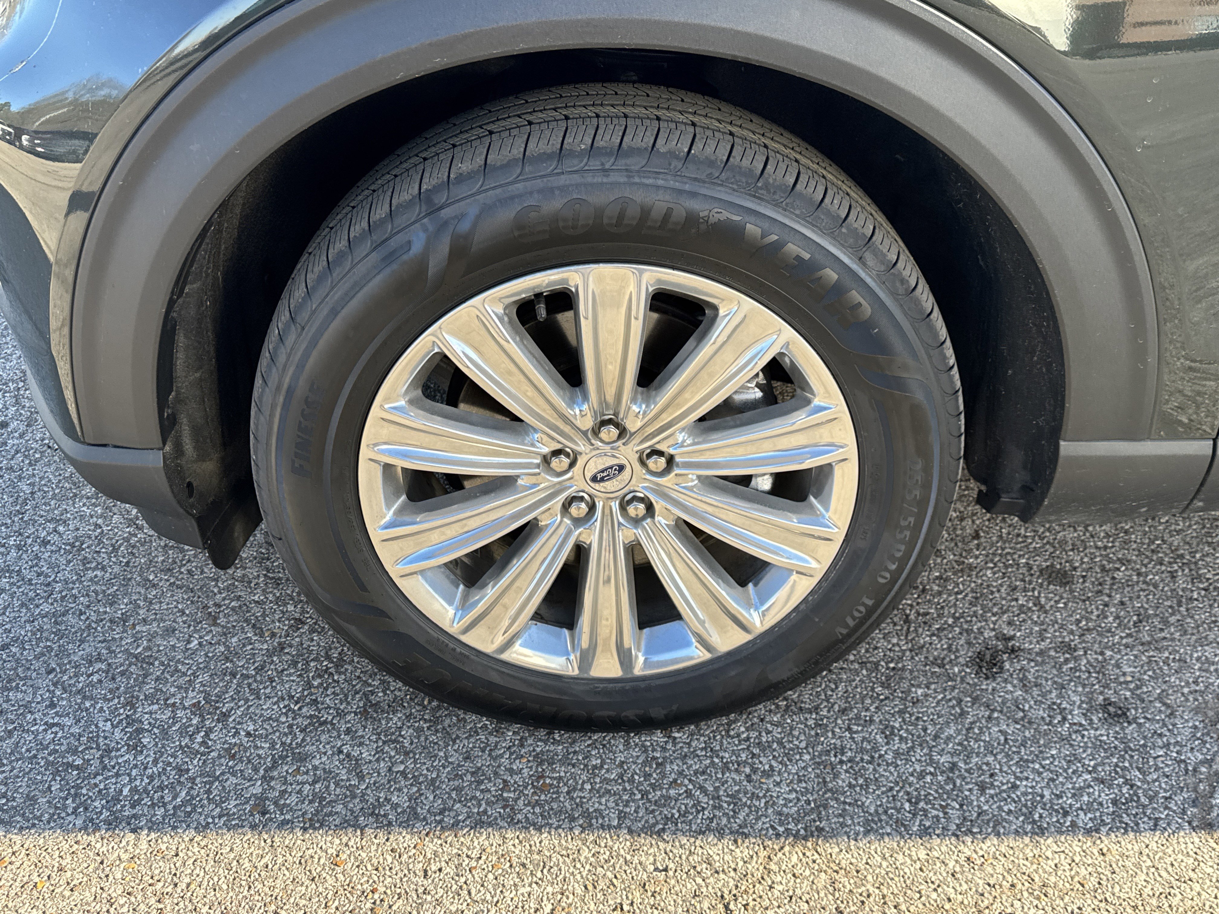 Used 2023 Ford Explorer Limited w/ Hybrid Equipment Group 310A image 9