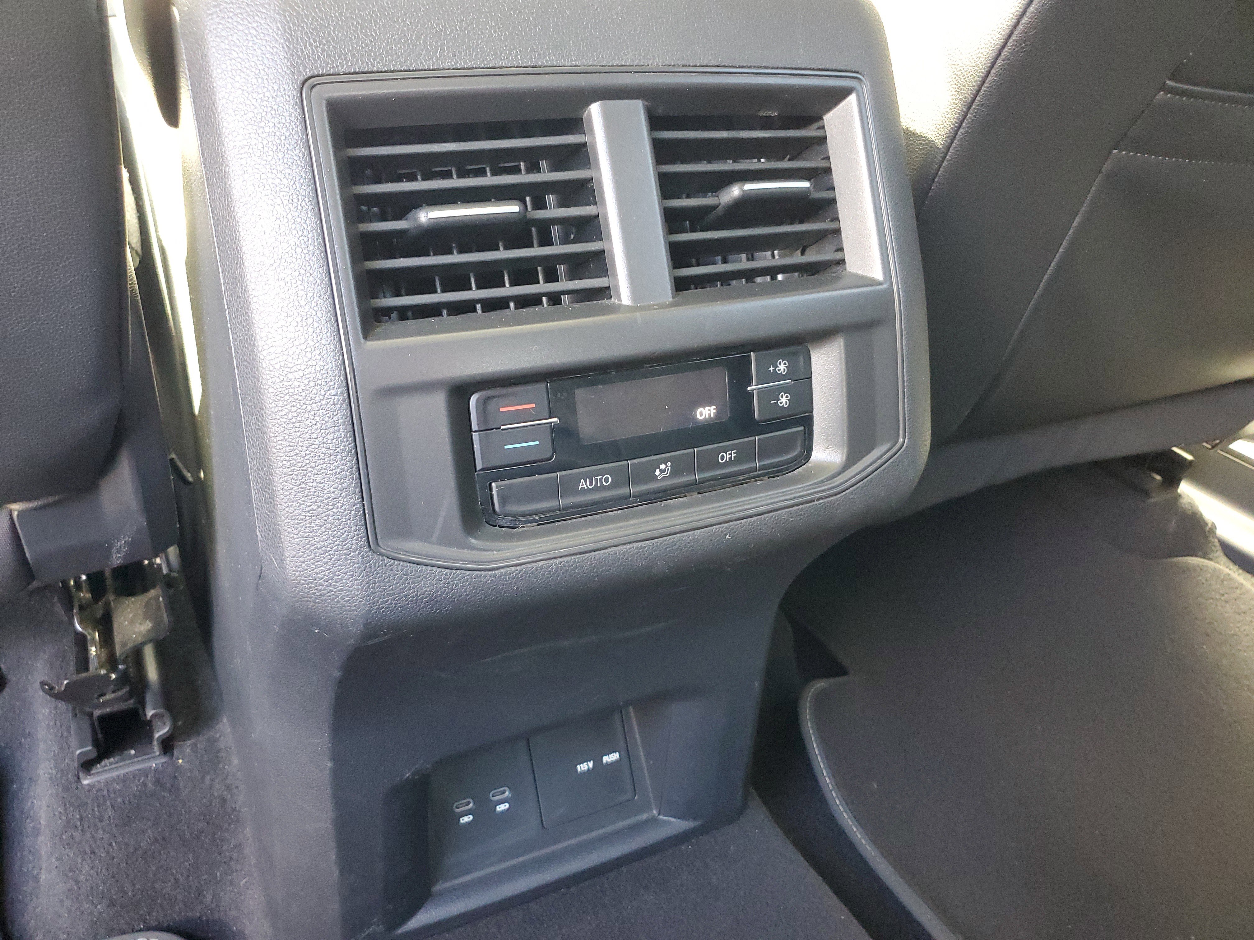 Certified 2022 Volkswagen Atlas SE w/ Panoramic Sunroof Package image 16