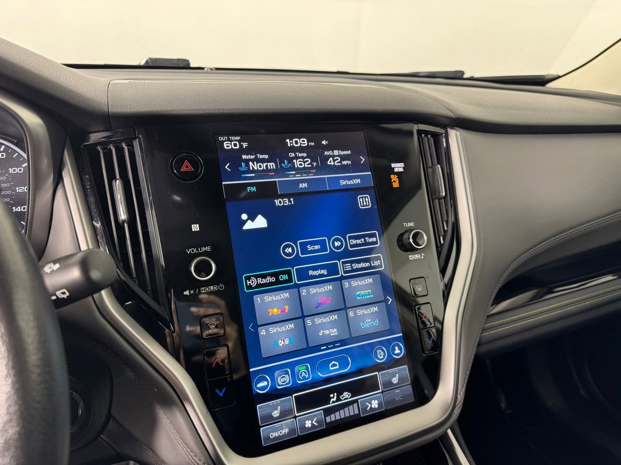 Used 2025 Subaru Outback Onyx Edition image 16