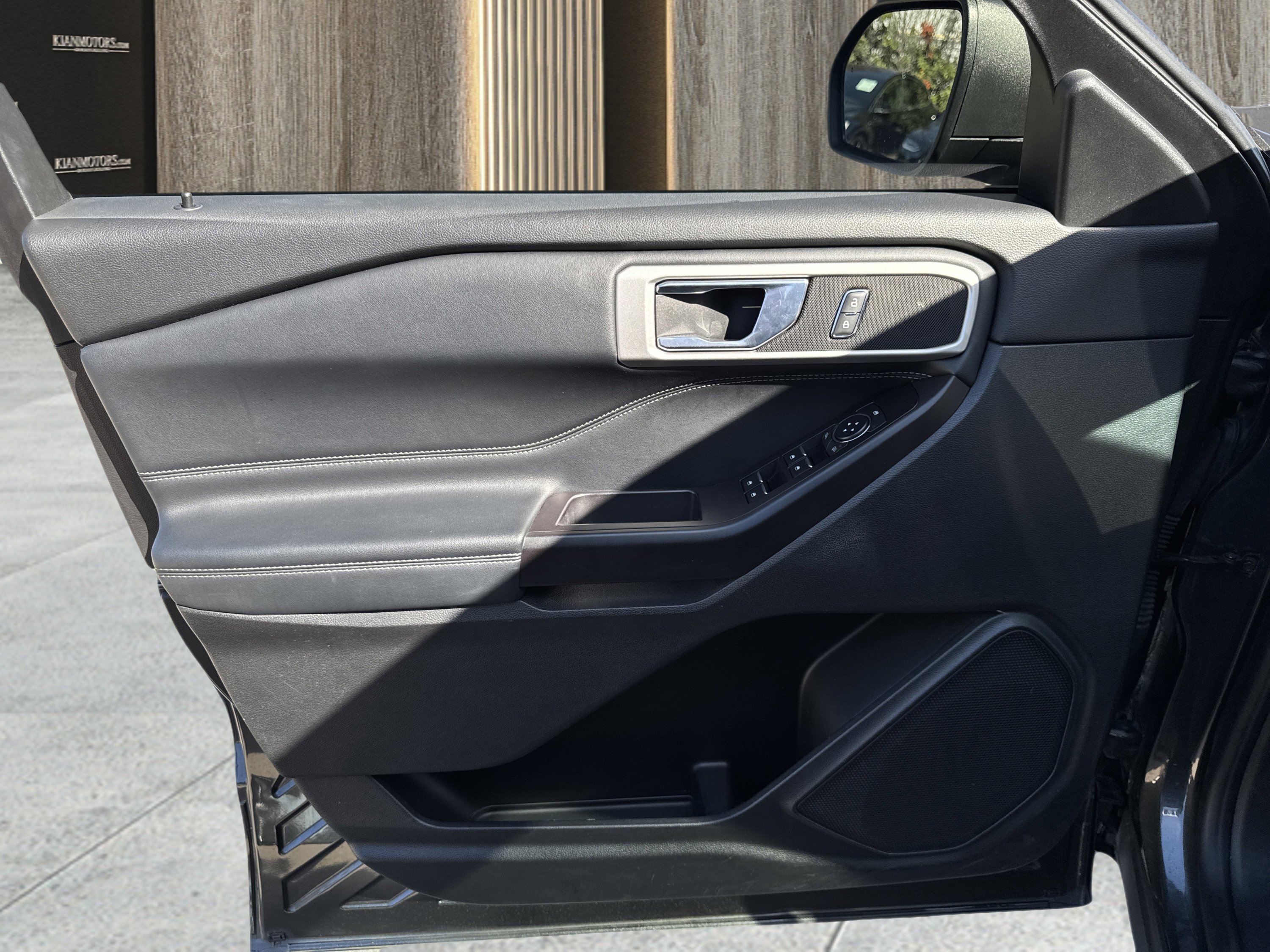 Used 2020 Ford Explorer XLT w/ Equipment Group 202A image 22