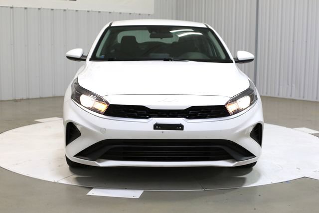 Used 2024 Kia Forte LXS image 3