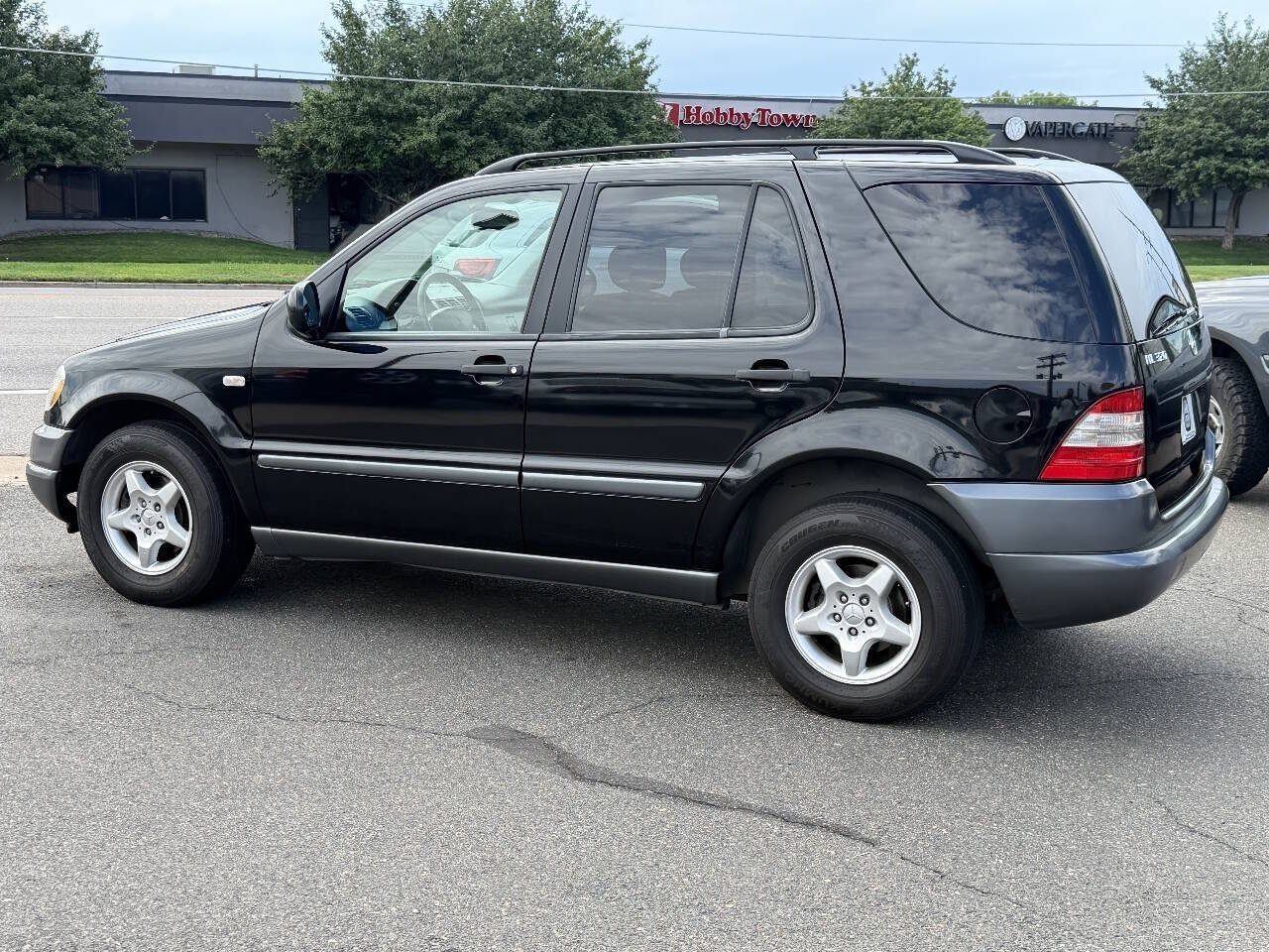 Used 1999 Mercedes-Benz ML 320 4MATIC image 7