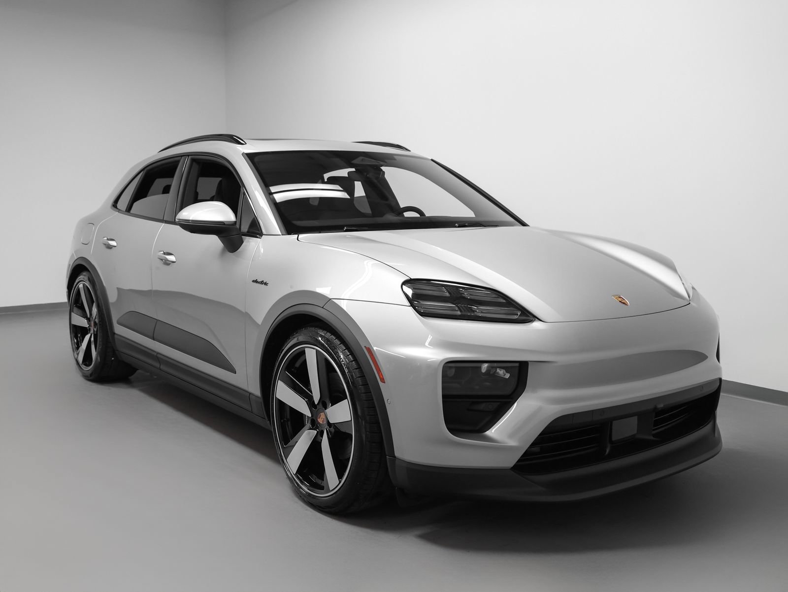 New 2026 Porsche Macan 4 Electric AWD/4WD image 10