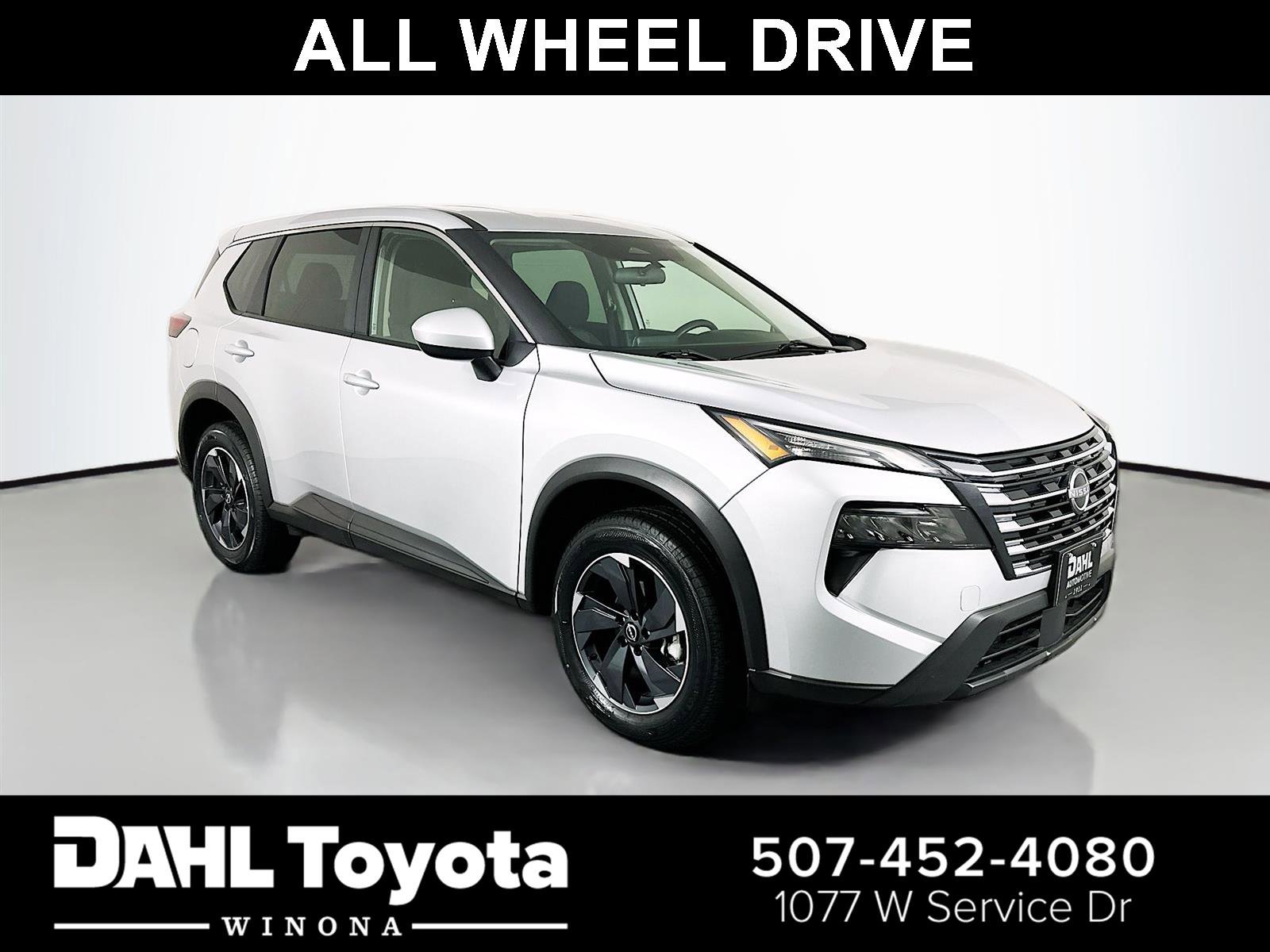 Used 2024 Nissan Rogue SV image 1