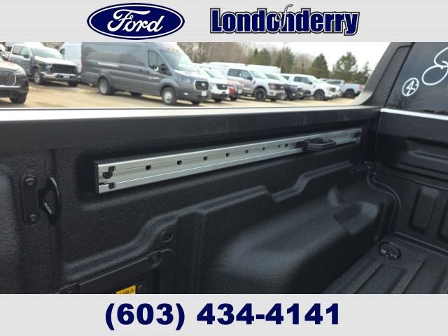 New 2026 Ford Maverick Lariat w/ Black Appearance Package image 7