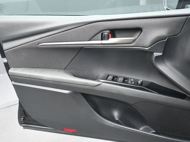 Used 2025 Toyota Camry LE image 23