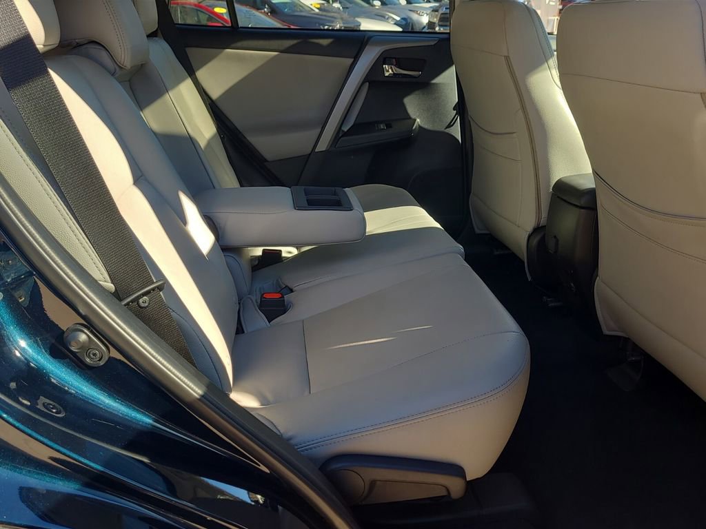 Used 2018 Toyota RAV4 XLE image 19