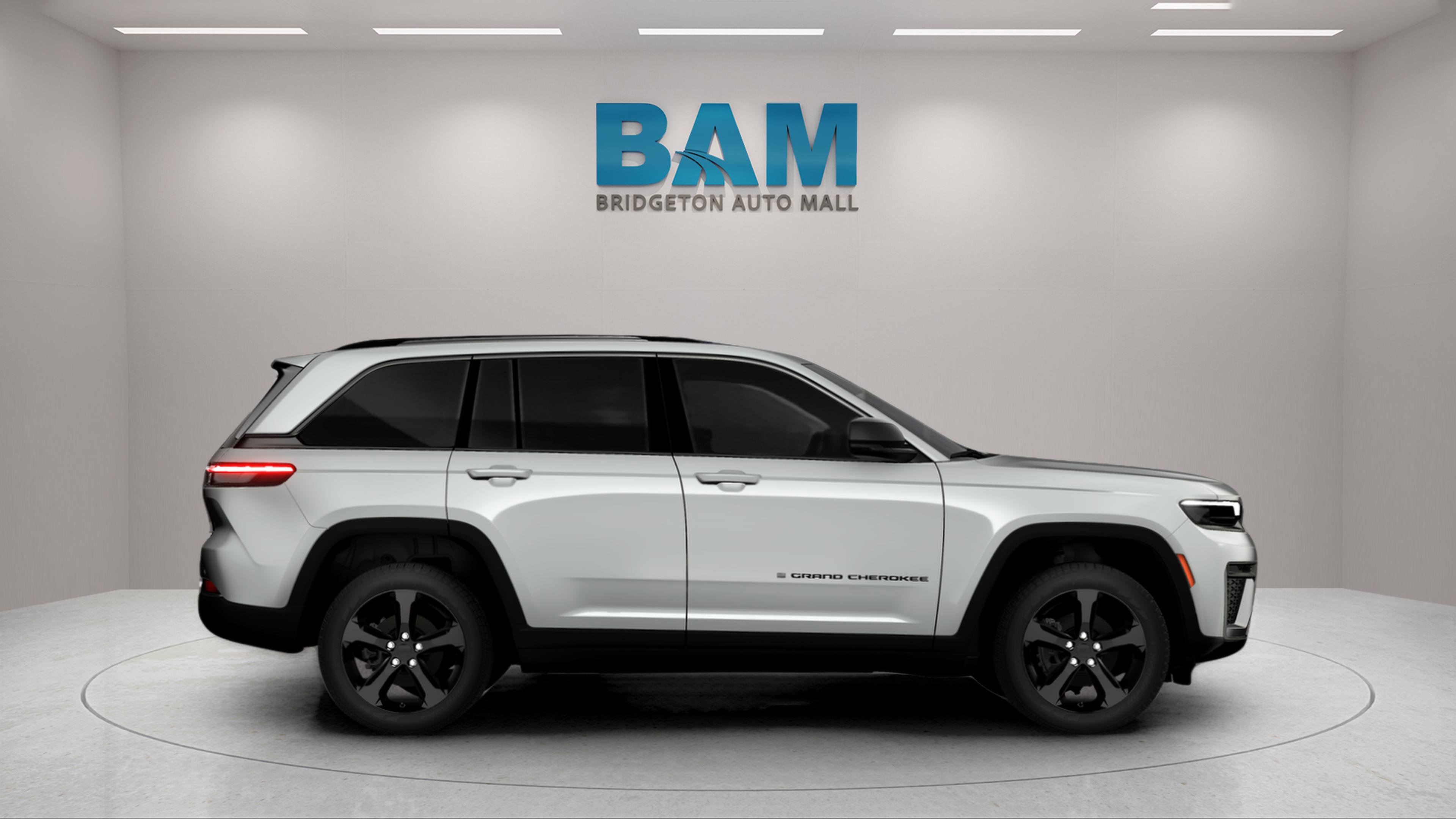 New 2026 Jeep Grand Cherokee Limited AWD/4WD image 3