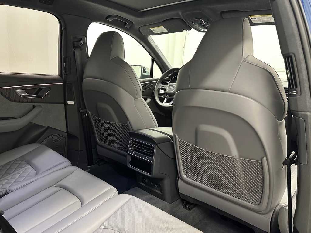 Used 2025 Audi SQ7 Prestige w/ Prestige Package image 21