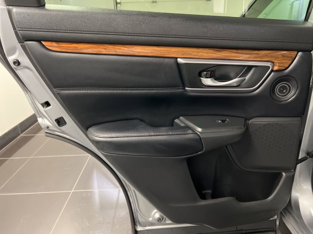 Used 2018 Honda CR-V Touring image 30